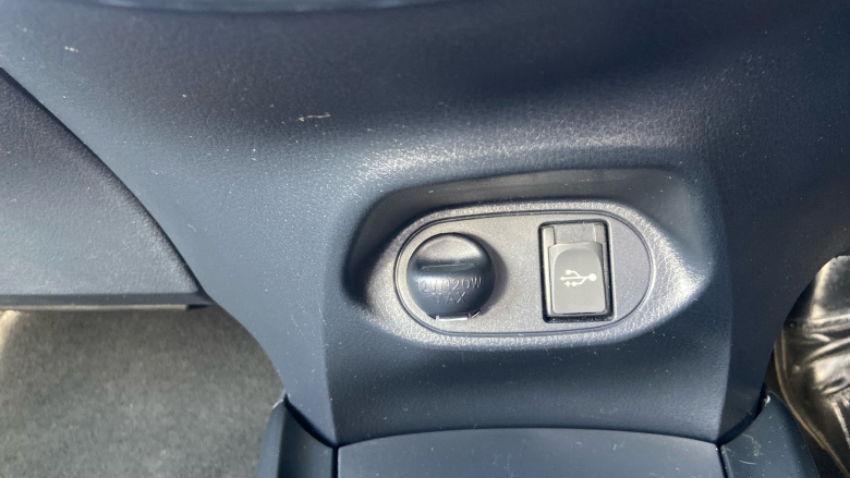 Toyota Yaris 1.5 VVT-i Icon Tech 5dr Petrol Hatchback